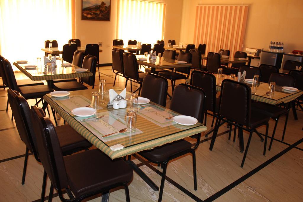 Paramount Inn Sriperumbudur Esterno foto