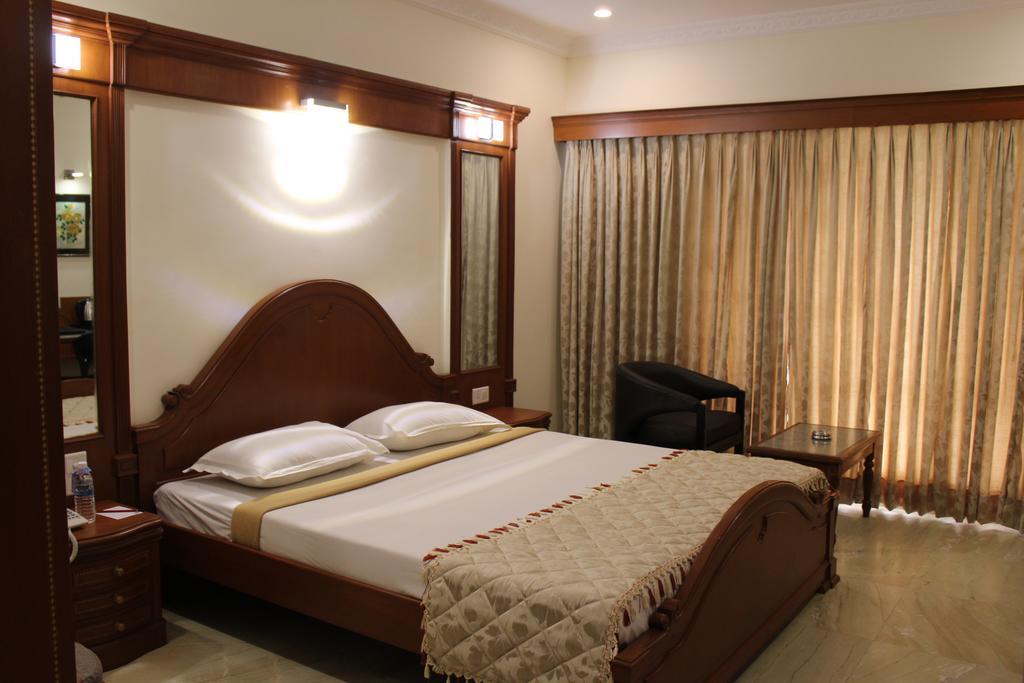 Paramount Inn Sriperumbudur Esterno foto