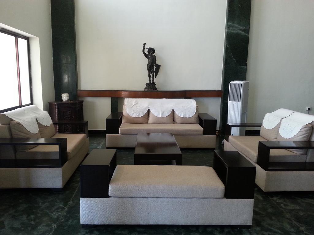 Paramount Inn Sriperumbudur Esterno foto
